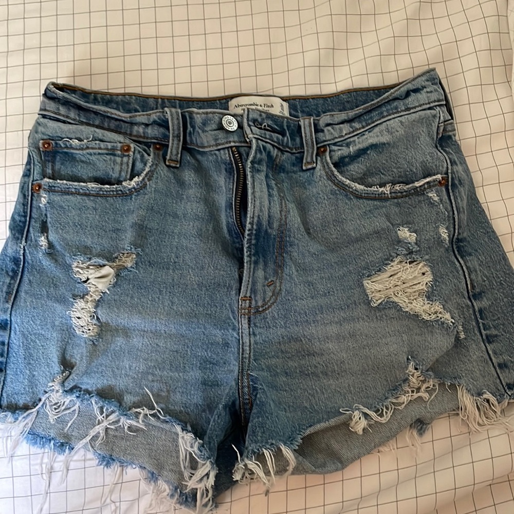 Abercrombie- High rise mom short size 30